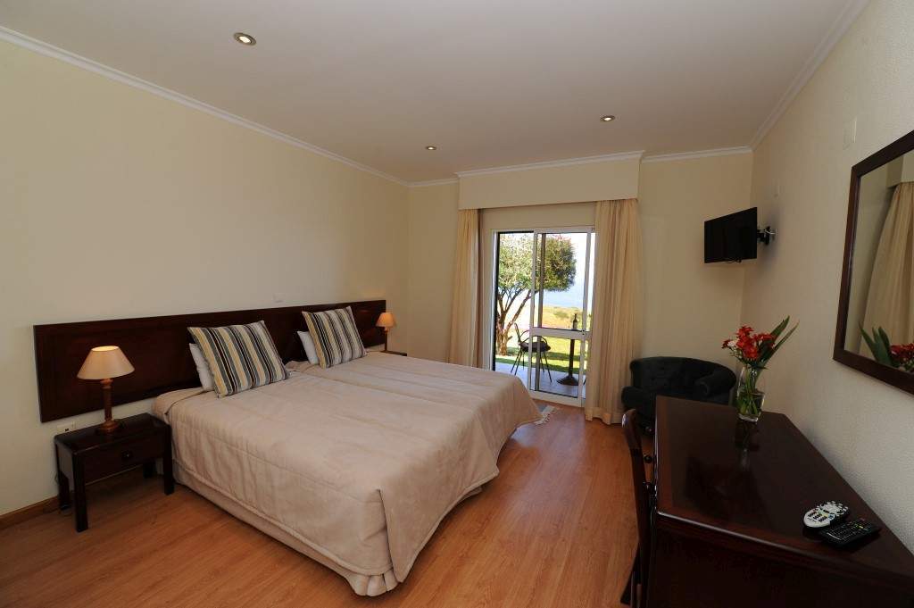 Bed and Breakfast Residencial Farol Ponta do Pargo Esterno foto